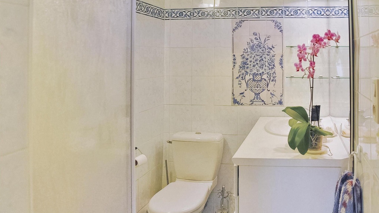 Photo of Bathroom in Caderousse