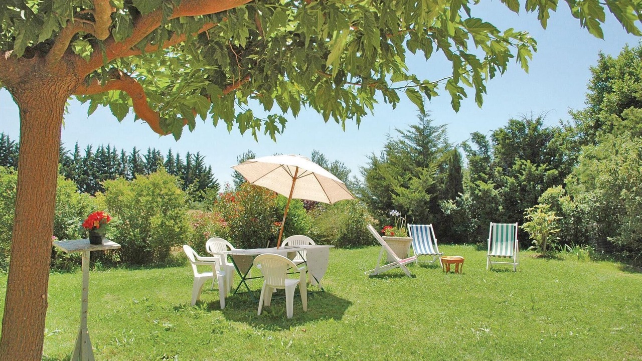 Photo of Others in Caderousse