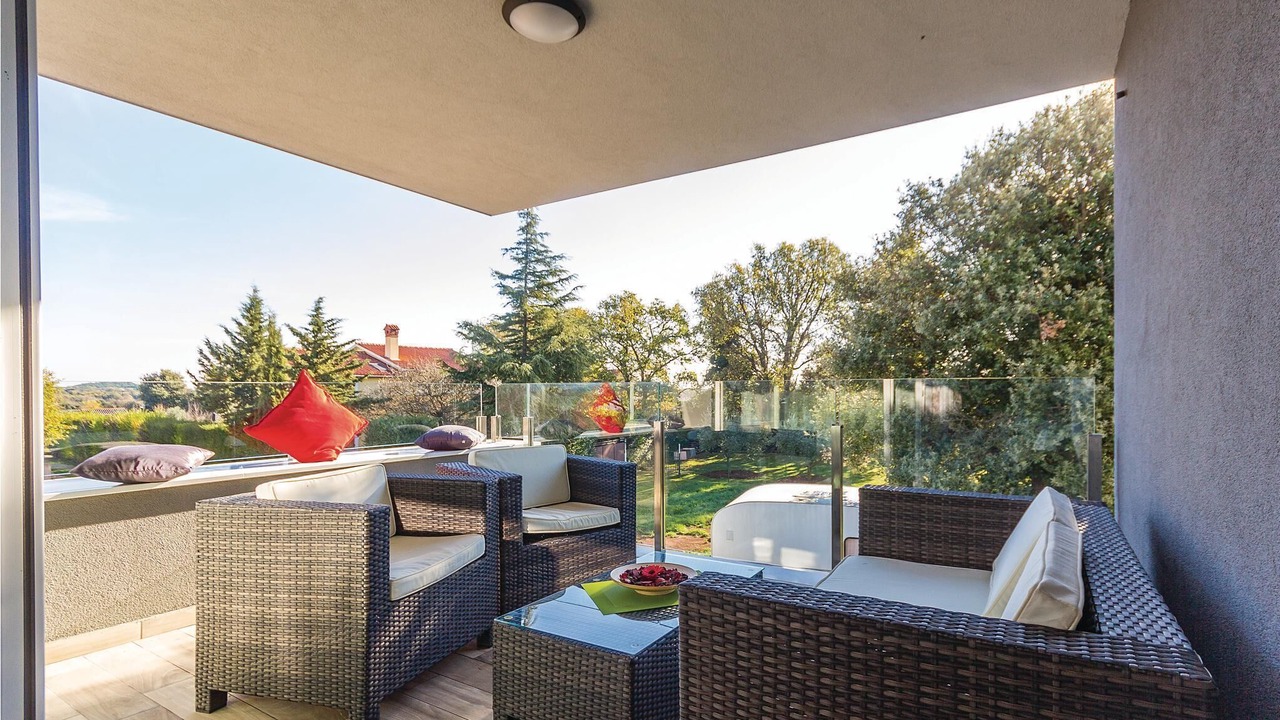 Photo of Patio Balcony in Sisan