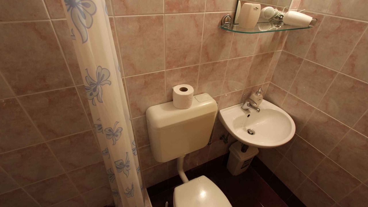Photo of Bathroom in Porat