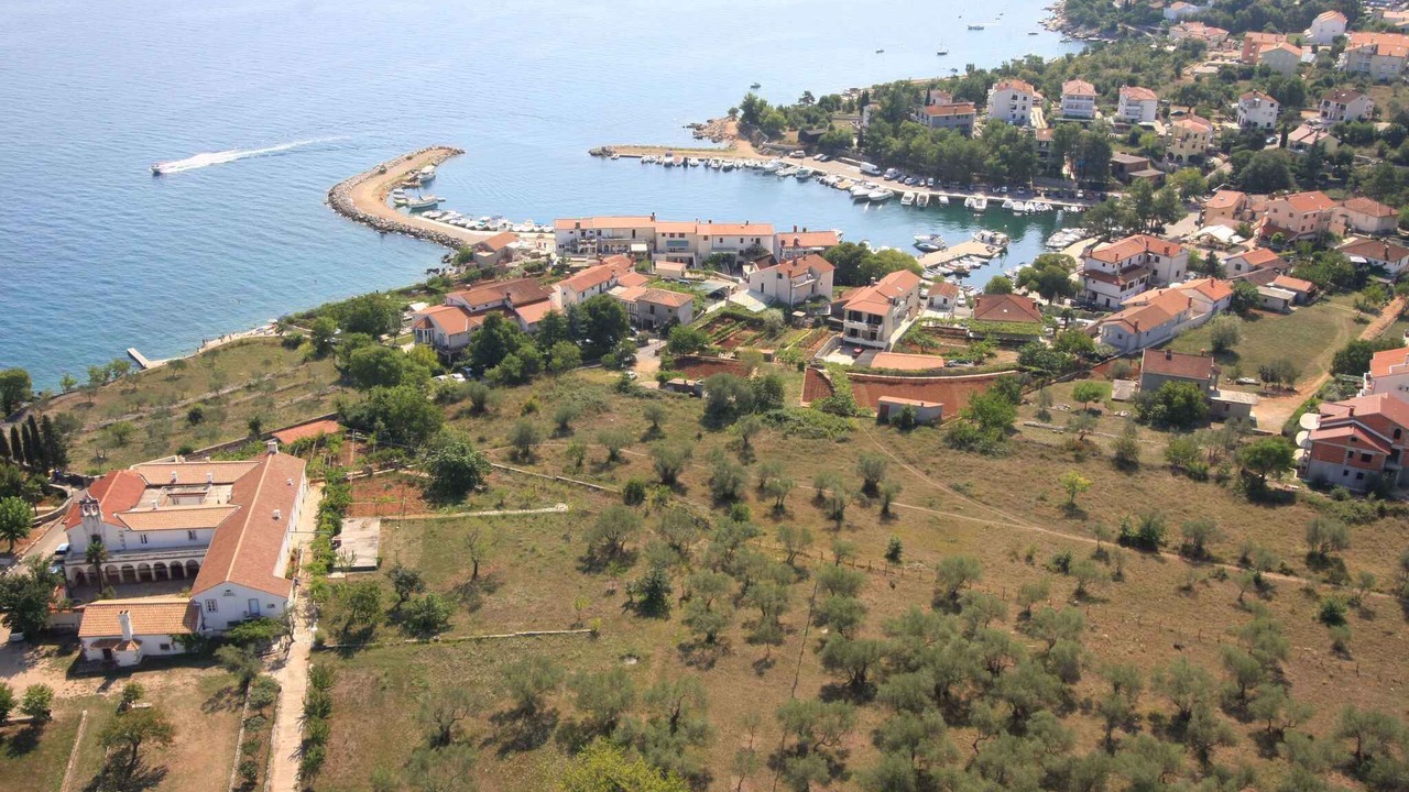 Photo of Others in Porat
