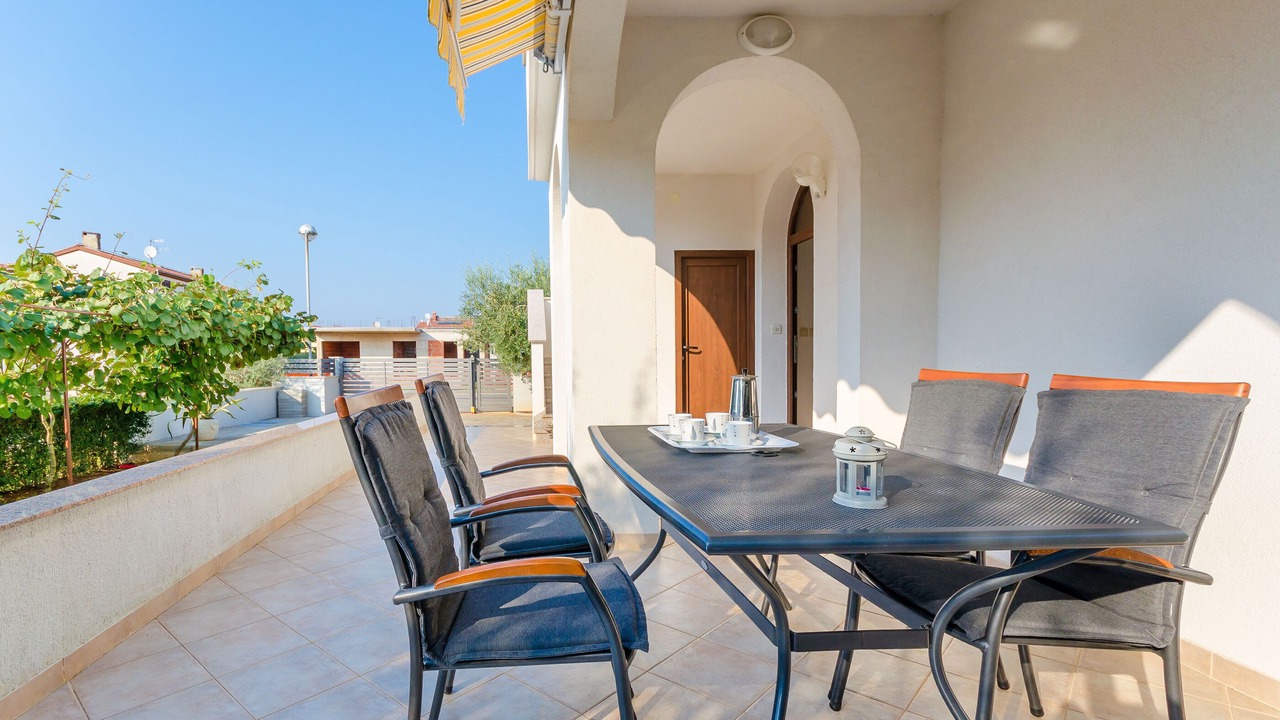 Photo of Outdoor in Gulici