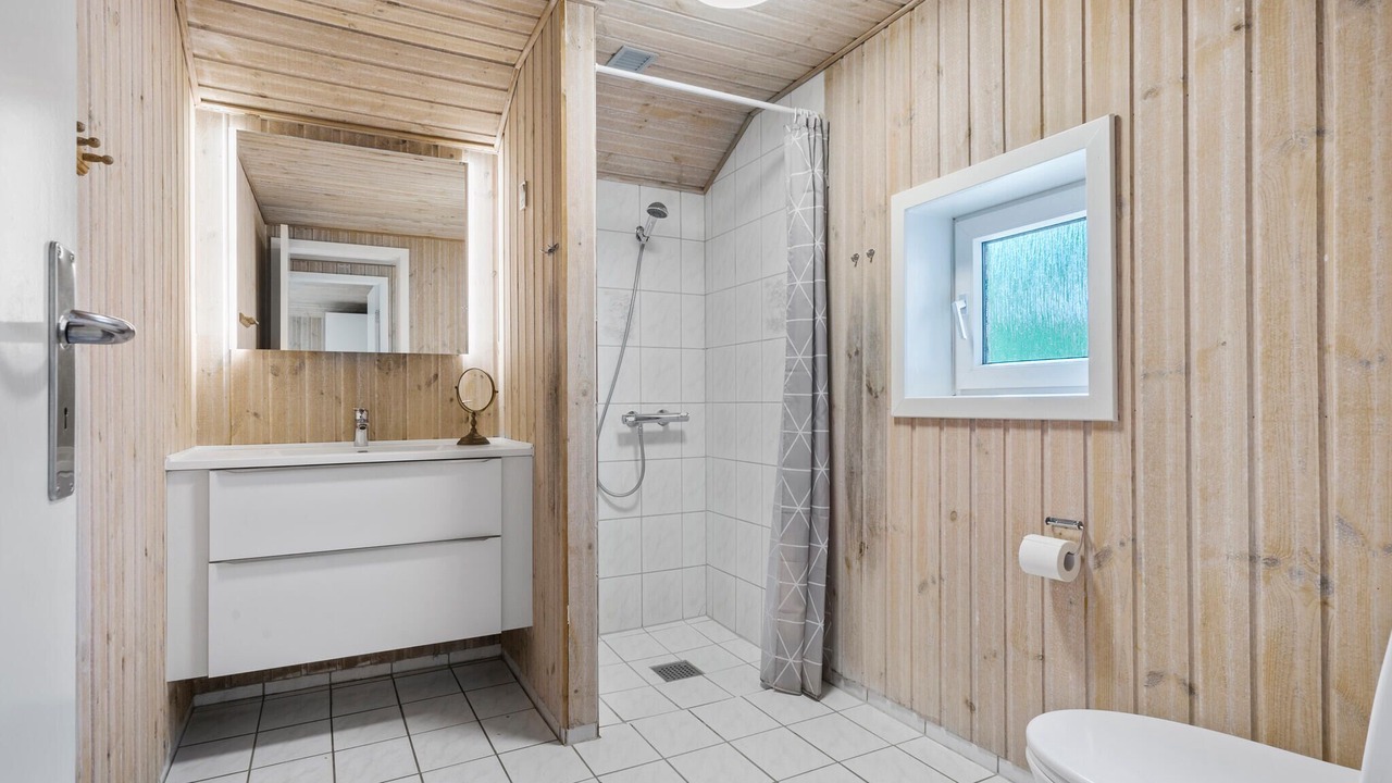 Photo of Bathroom in Lodbjerg Hede