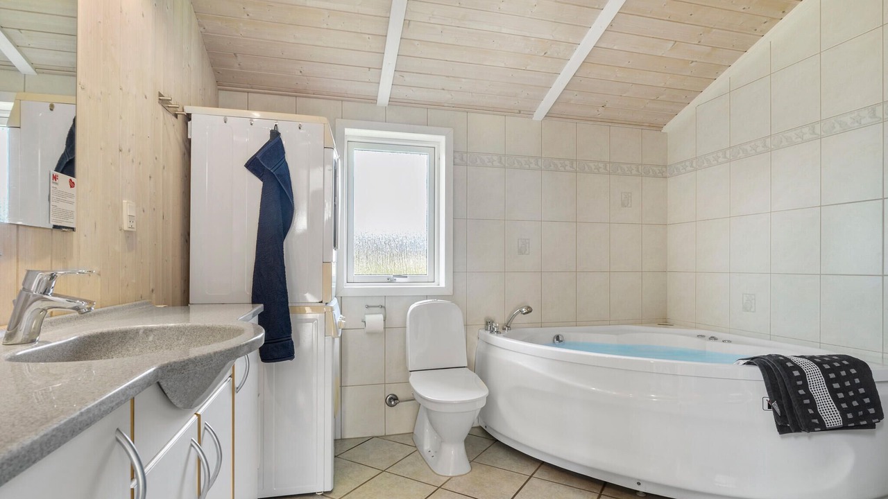 Photo of Bathroom in Mommark Strand