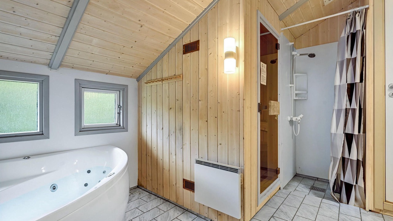 Photo of Bathroom in Lyngsbæk Strand