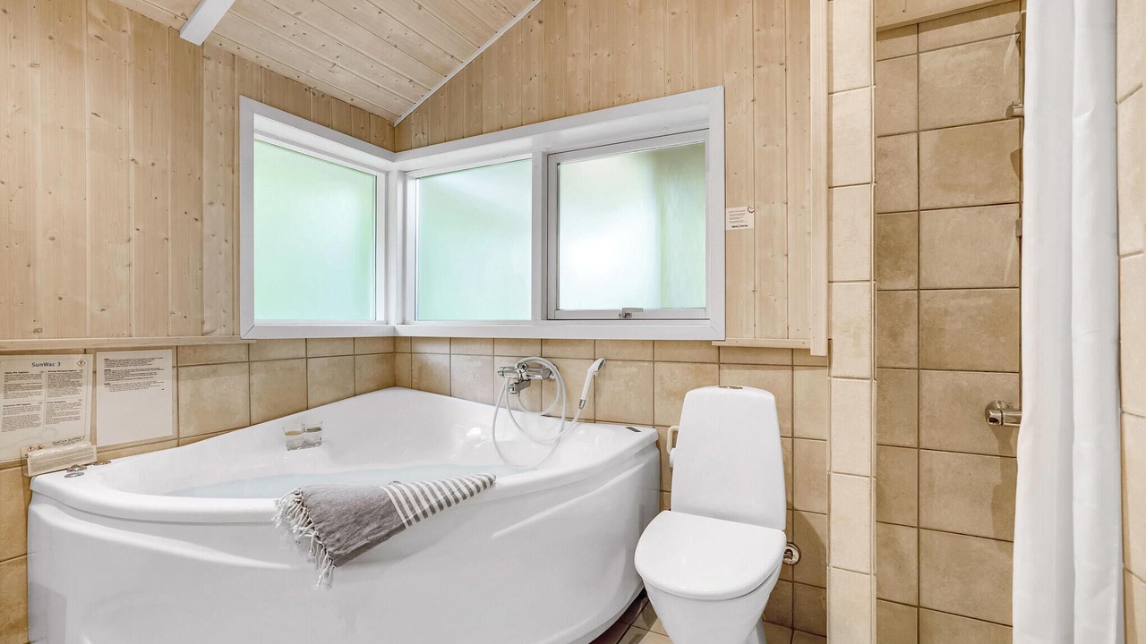 Photo of Bathroom in Vemb