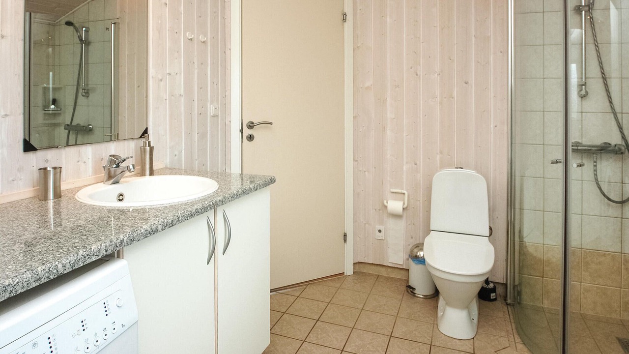 Photo of Bathroom in Flovt Strand
