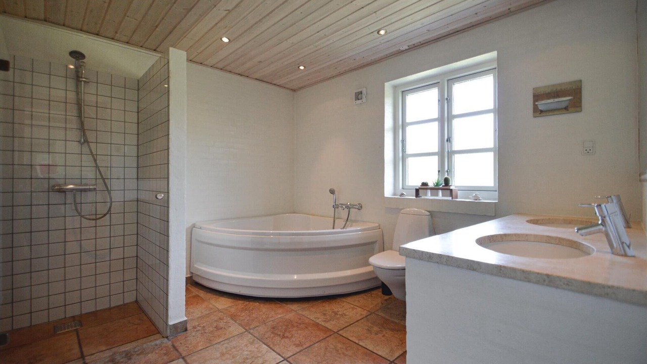 Photo of Bathroom in Havneby