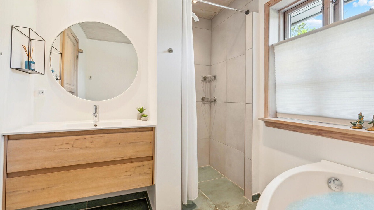 Photo of Bathroom in Jegum