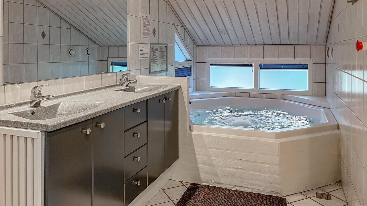 Photo of Bathroom in Jegum