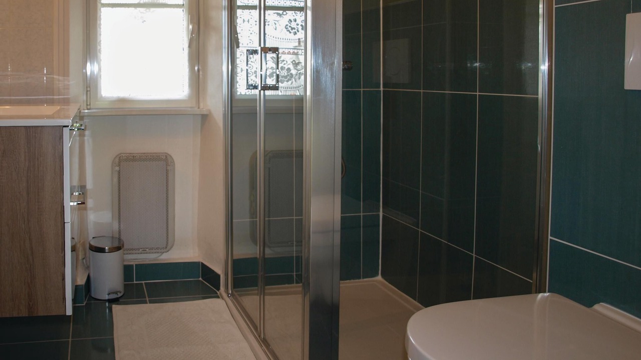 Photo of Bathroom in Tredrez-Locquemeau