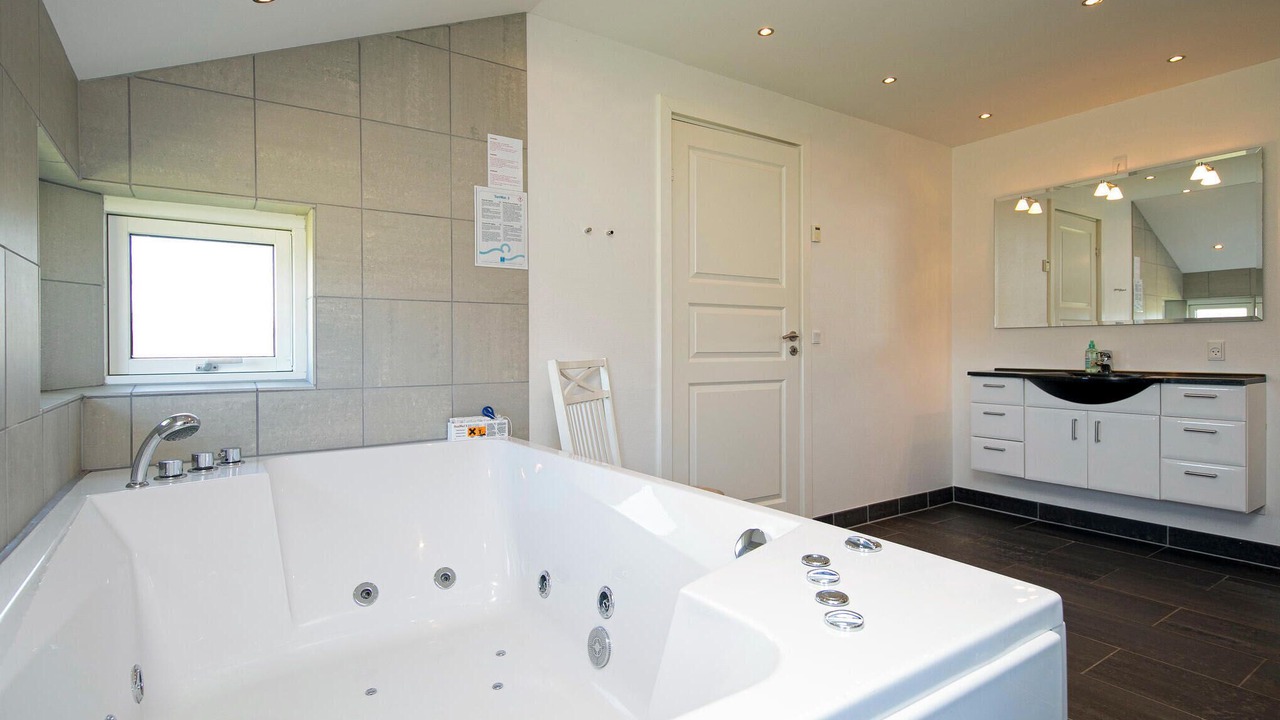 Photo of Bathroom in Lokken