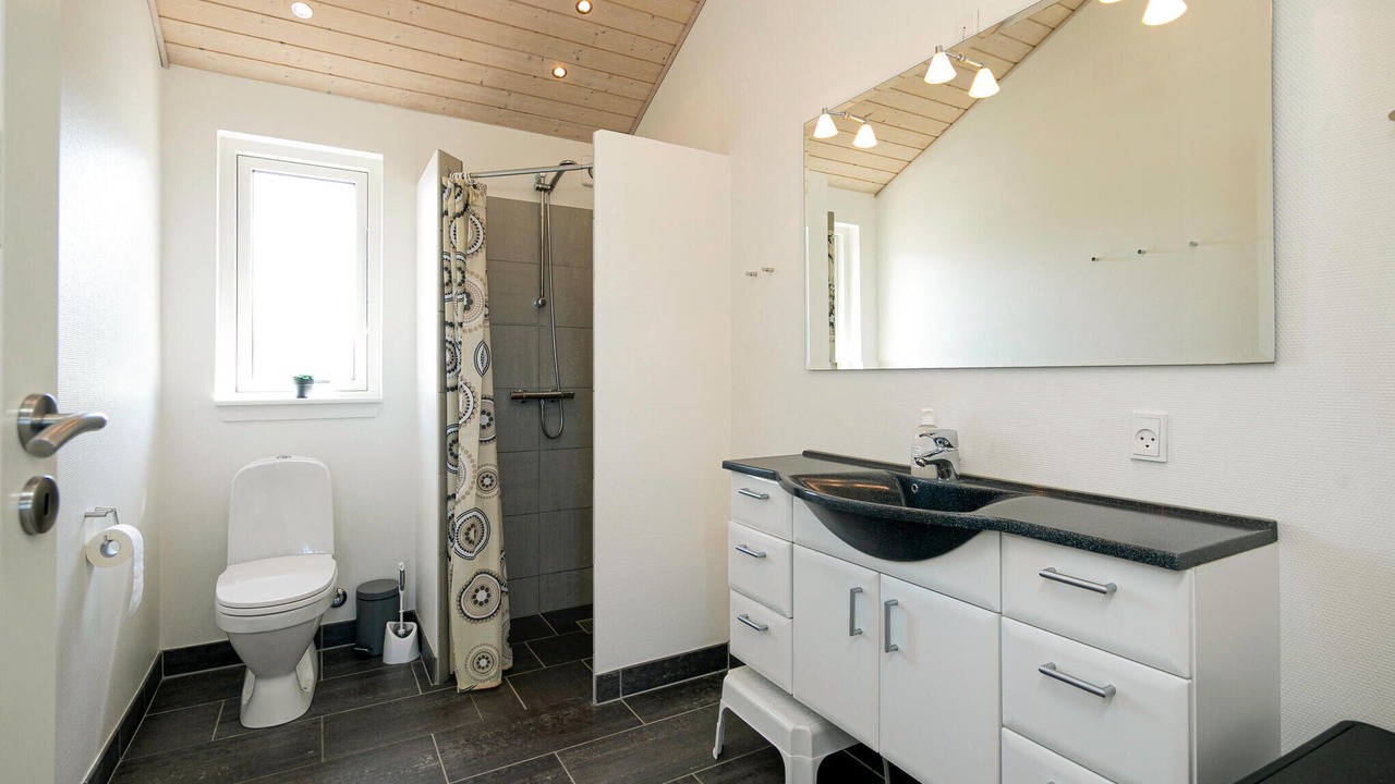 Photo of Bathroom in Lokken