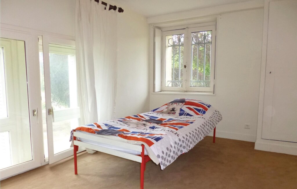 Photo of Bedroom in Ocquerre