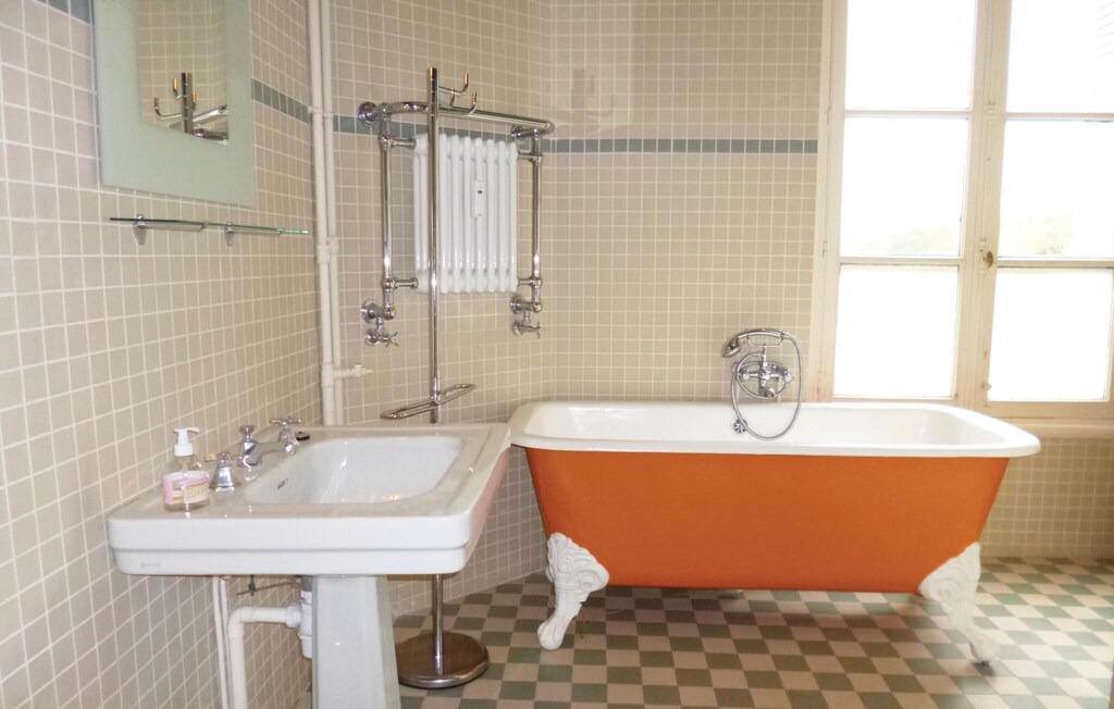 Photo of Bathroom in Ocquerre