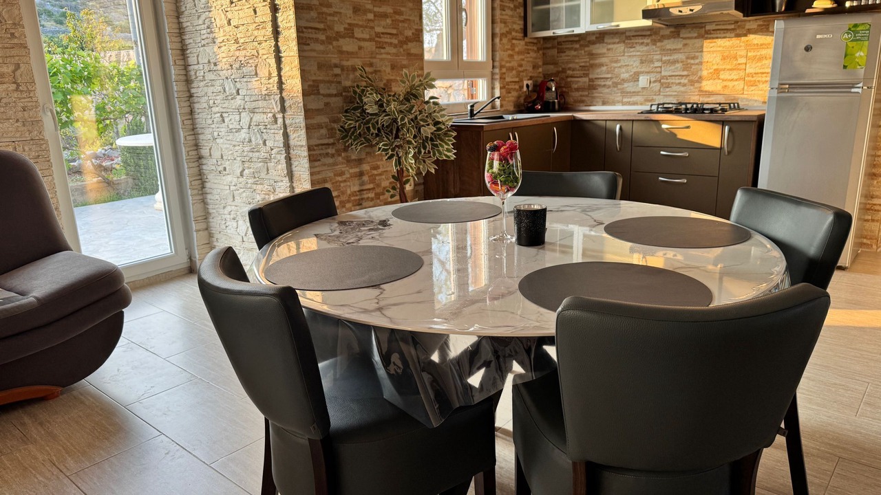 Photo of Kitchen in Tkon