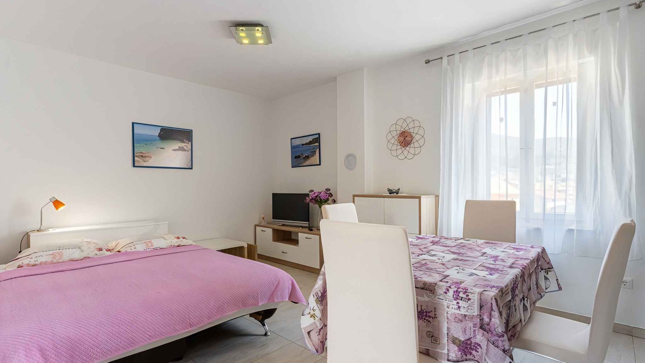 Photo of Bedroom in Cres