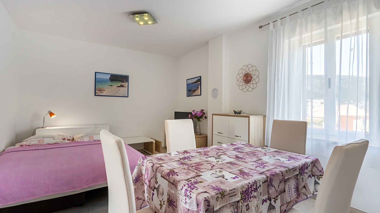 Photo of Bedroom in Cres