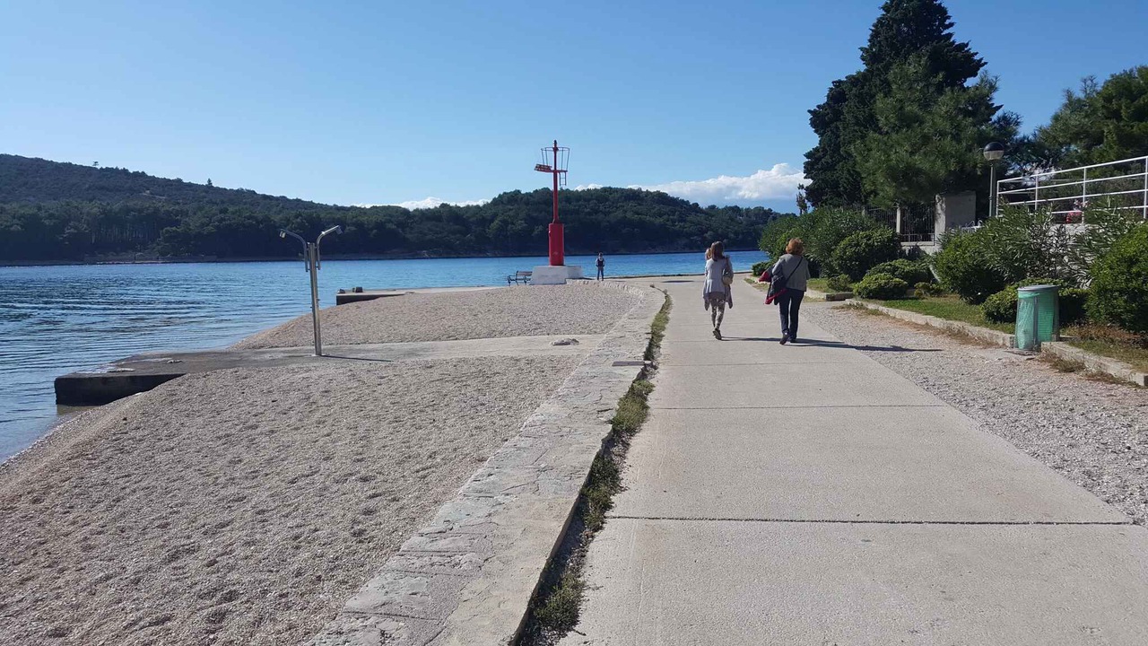 Photo of Others in Cres