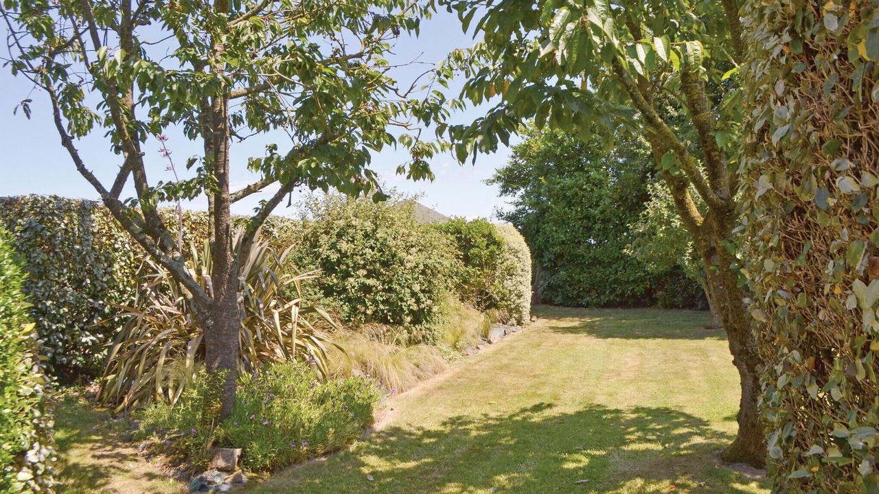 Photo of Others in Le Ru