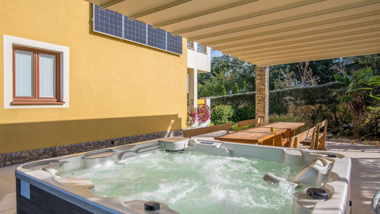 Photo of Outdoor in Salatic