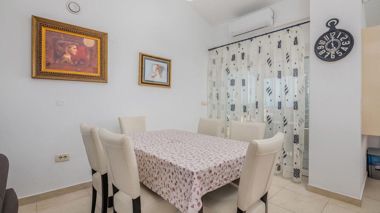 Photo of Bedroom in Salatic