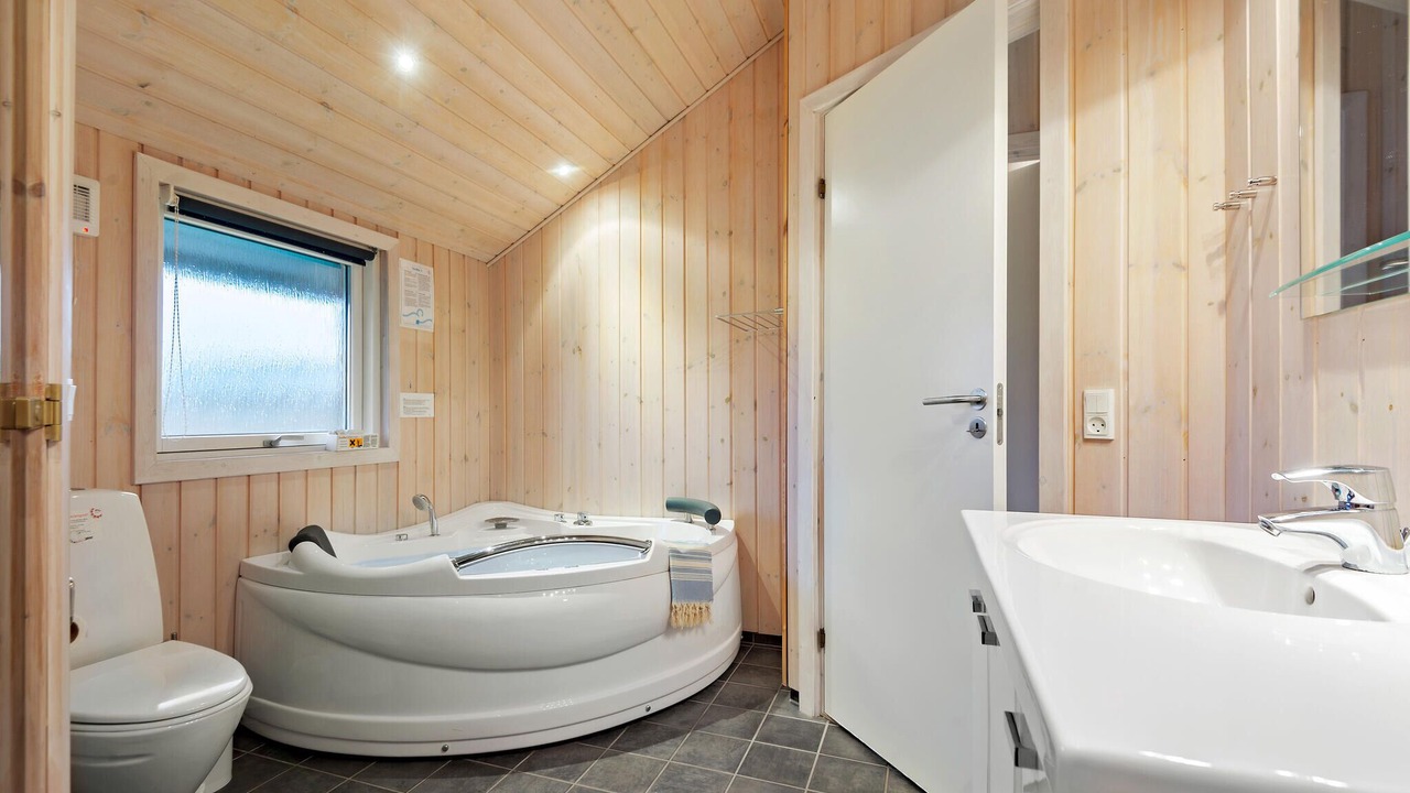 Photo of Bathroom in Skaven Strand