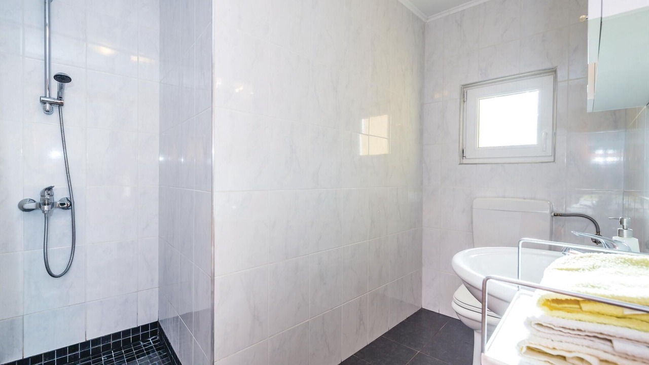 Photo of Bathroom in Pobri