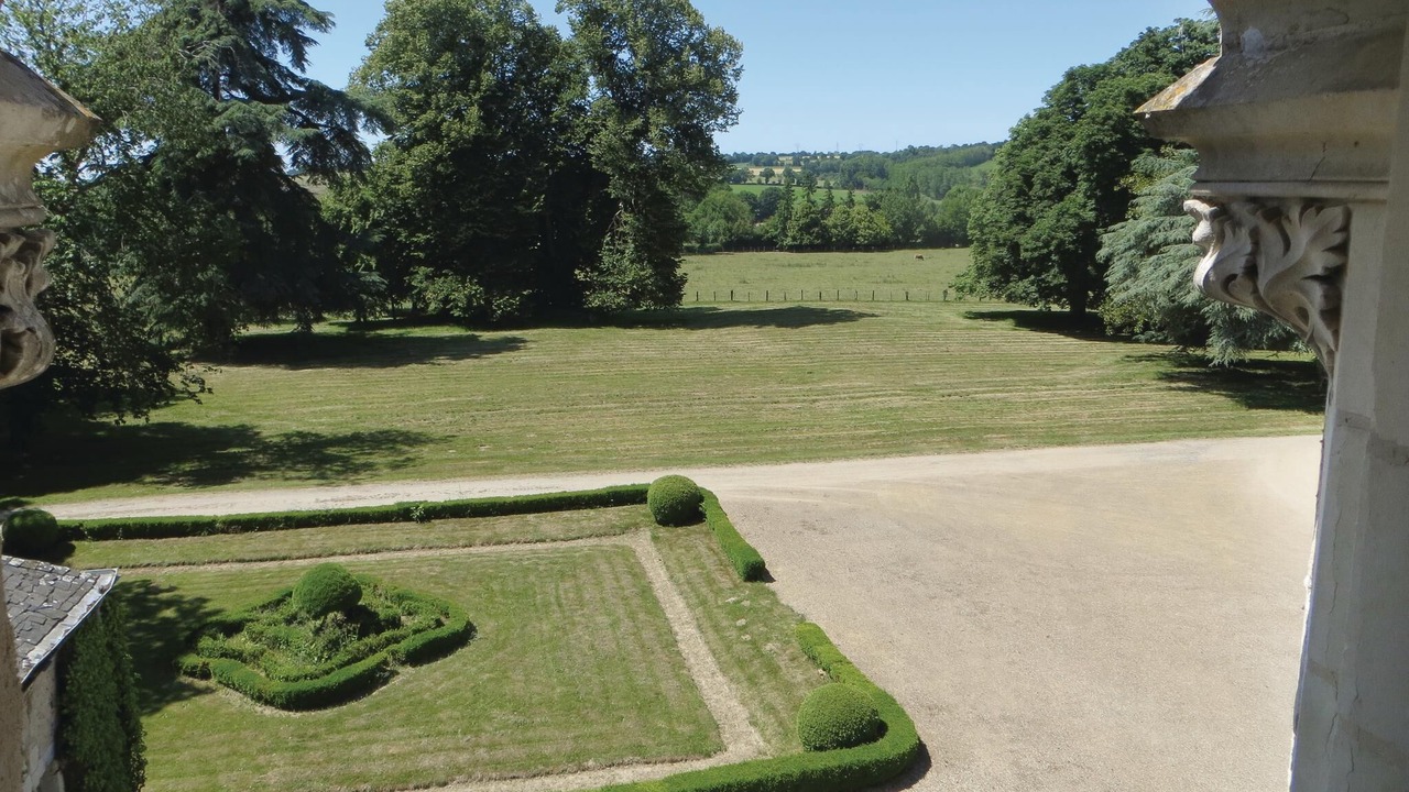 Photo of Bedroom in Chenille-Change