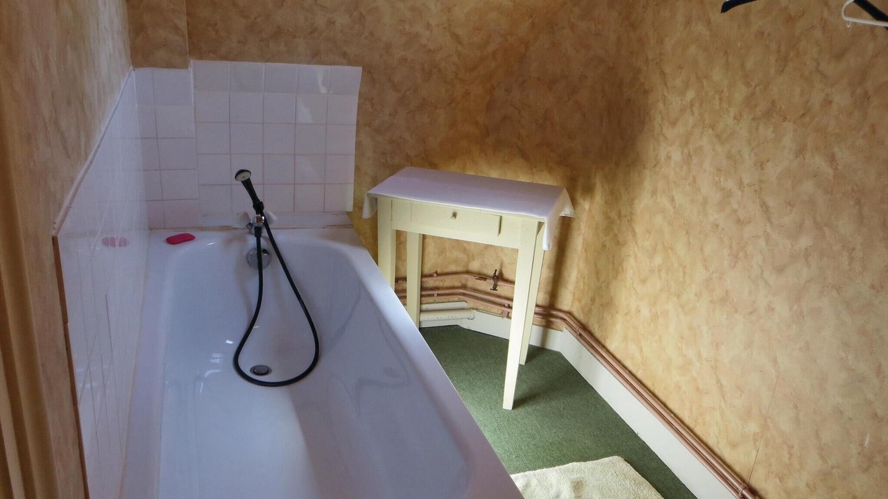 Photo of Bathroom in Chenille-Change