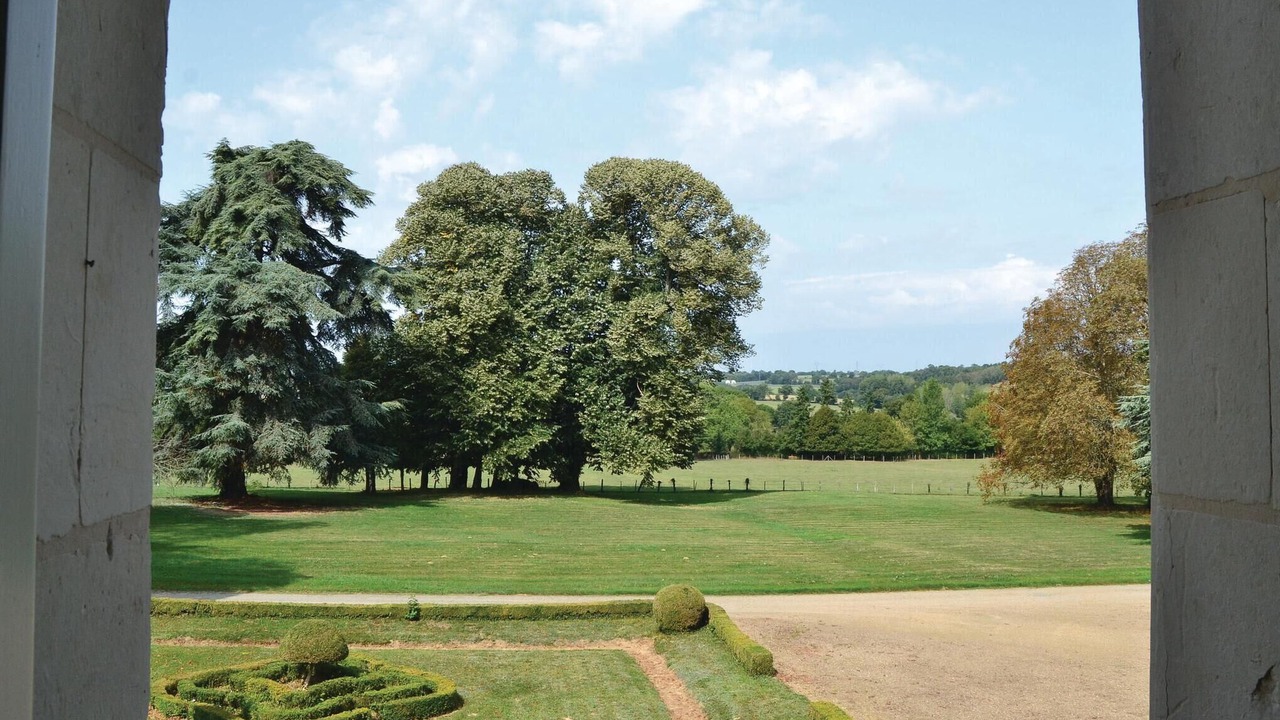 Photo of Bedroom in Chenille-Change