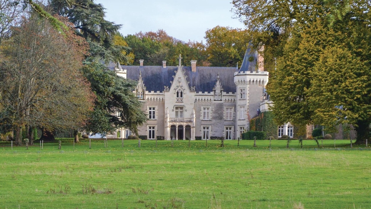 Photo of Others in Chenille-Change