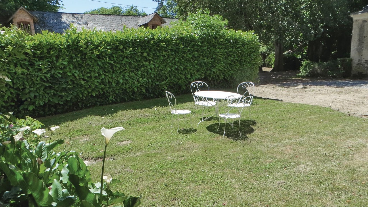 Photo of Others in Chenille-Change