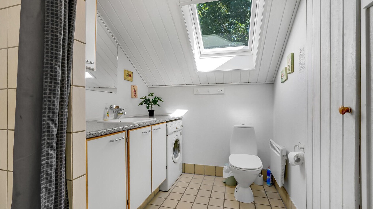 Photo of Bathroom in Jegum