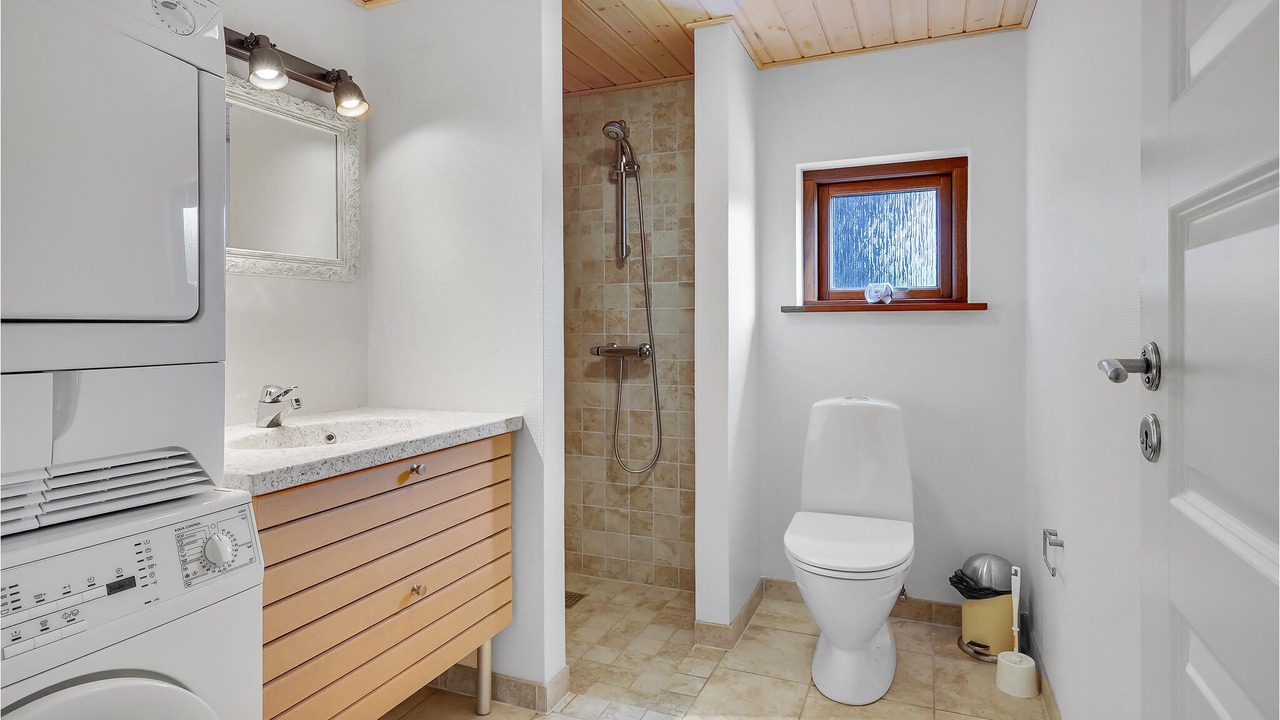 Photo of Bathroom in Hou