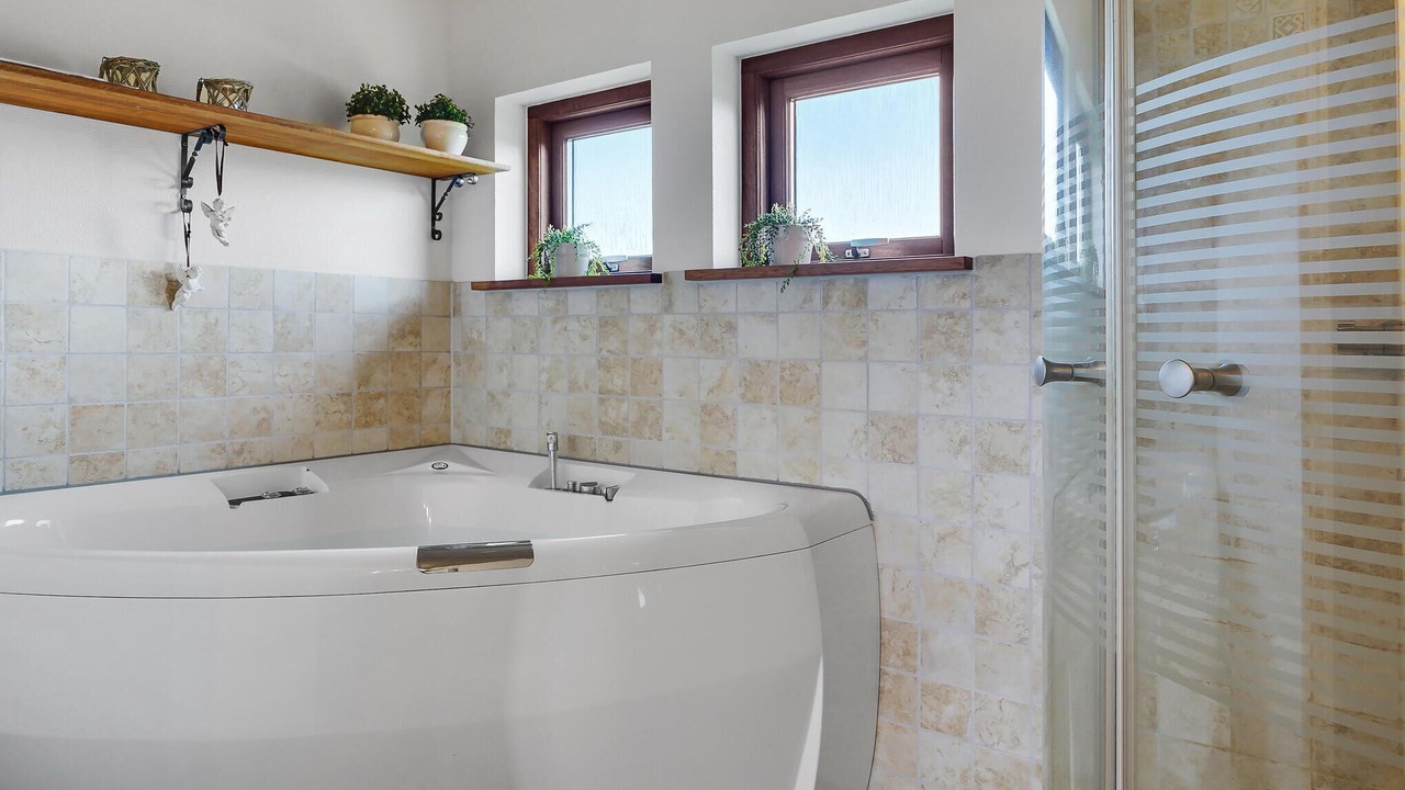 Photo of Bathroom in Hou