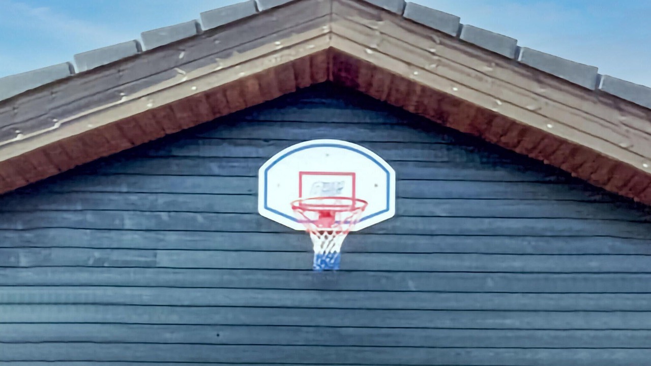 Photo of Others in Hou