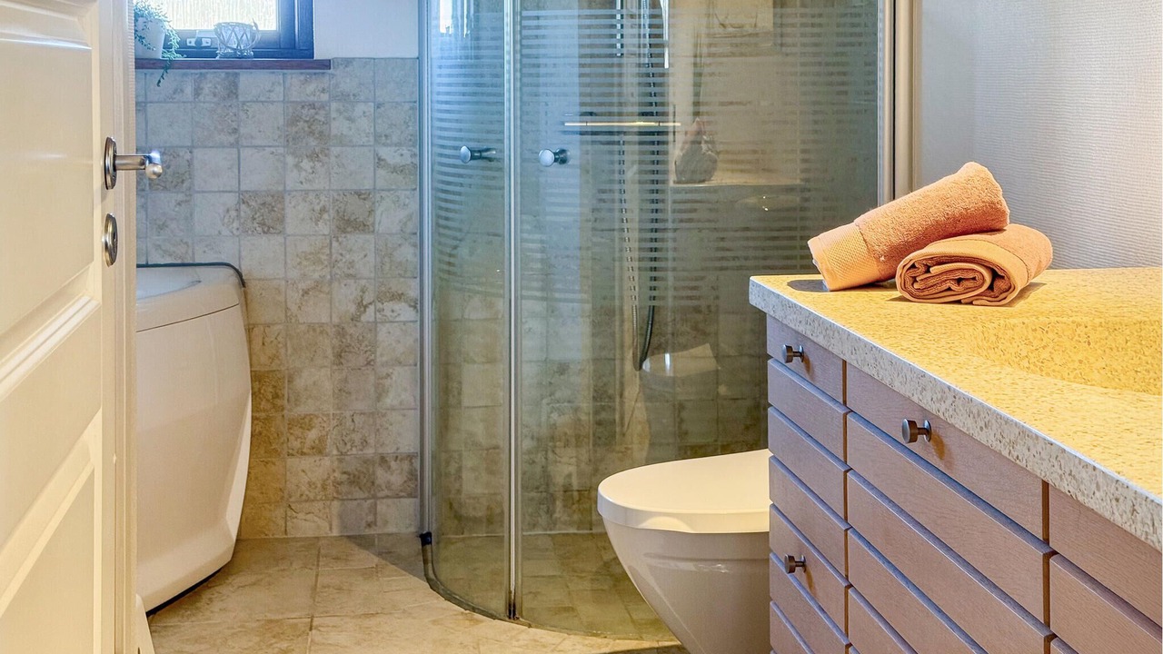 Photo of Bathroom in Hou