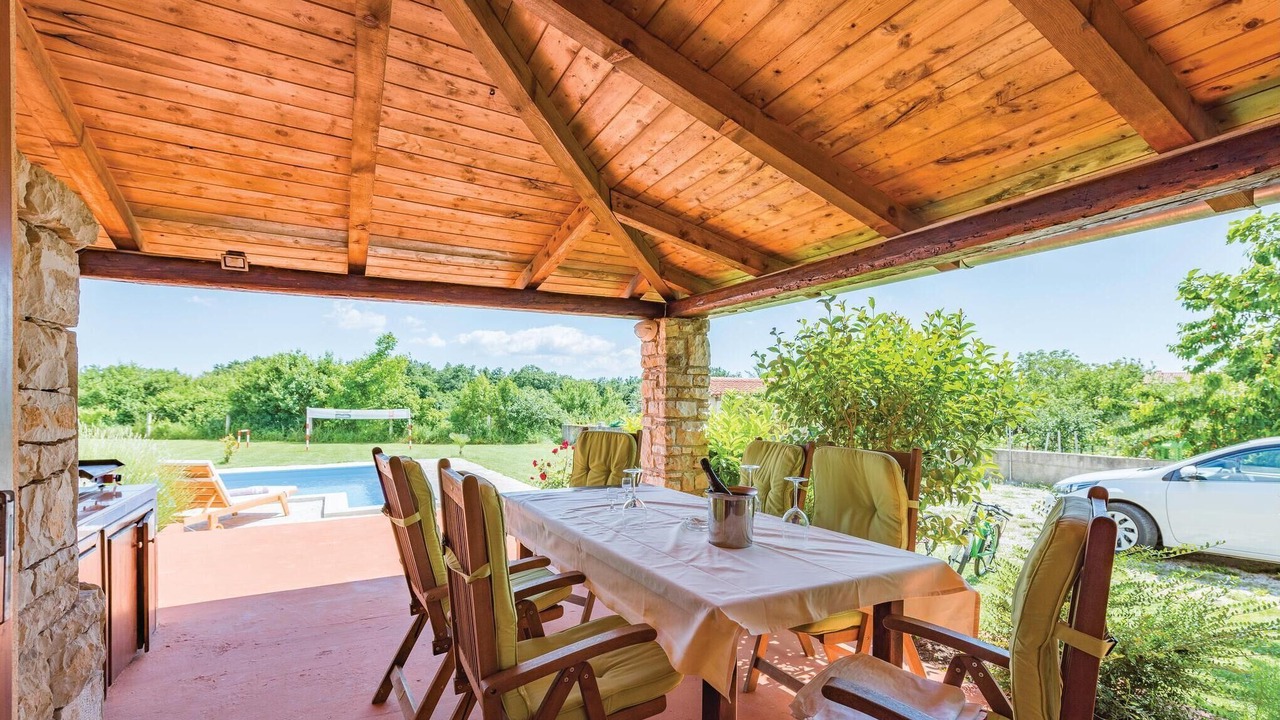Photo of Patio Balcony in Peresiji