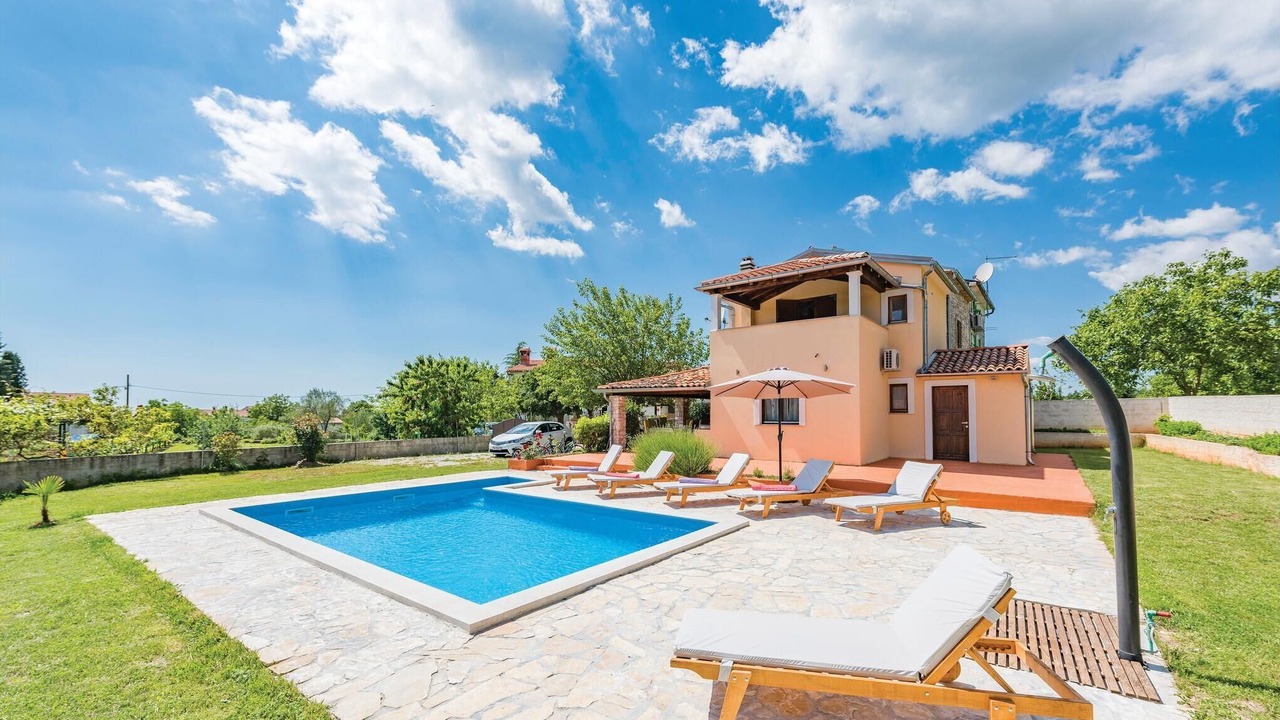 Photo of Outdoor in Peresiji