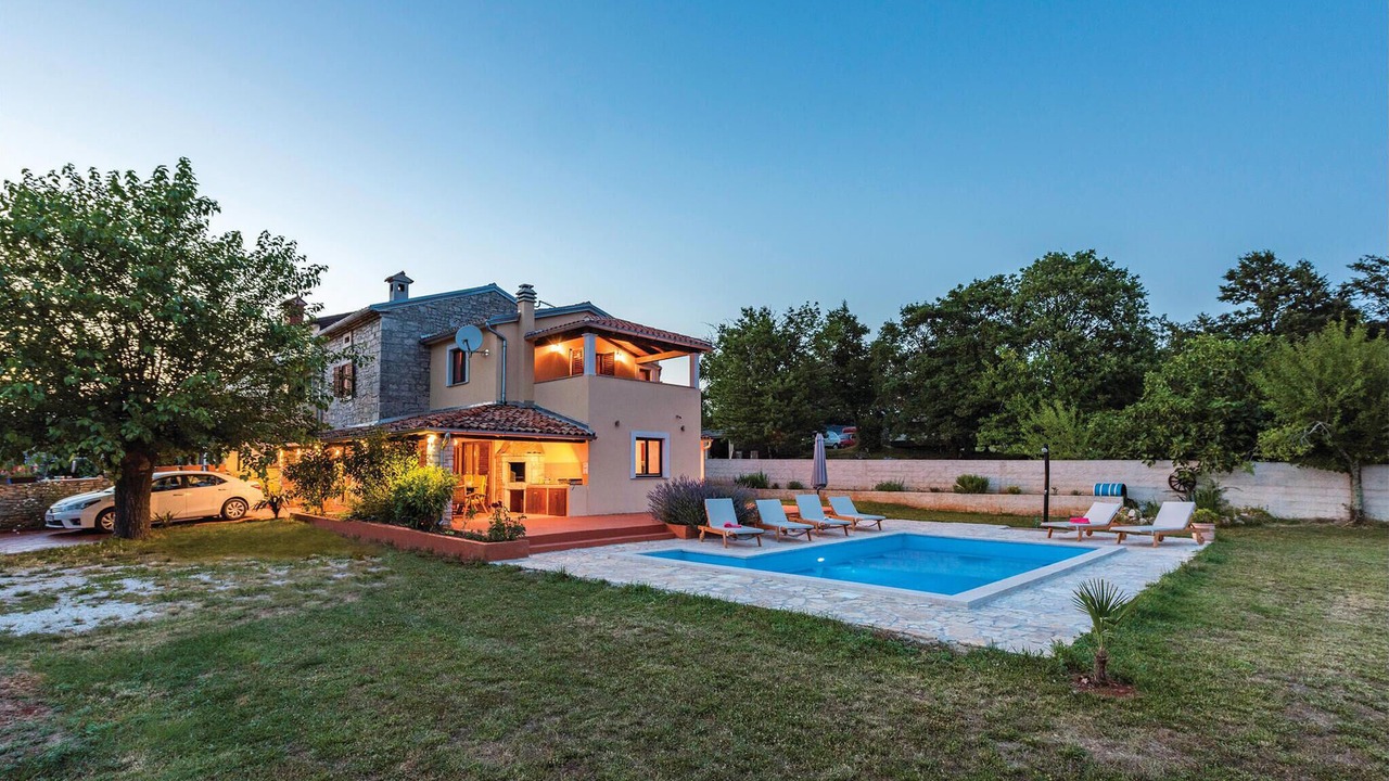 Photo of Outdoor in Peresiji