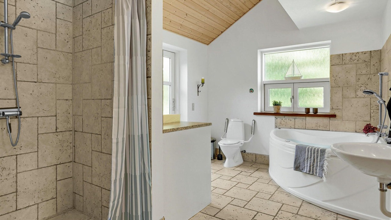 Photo of Bathroom in Helberskov Strand