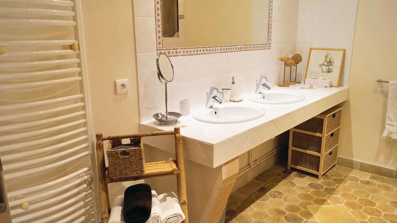 Photo of Bathroom in Ruffey-les-Beaune