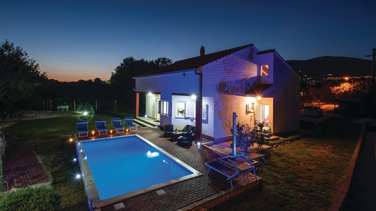 Photo of Outdoor in Rudine