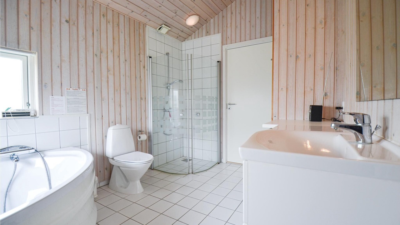 Photo of Bathroom in Femmøller
