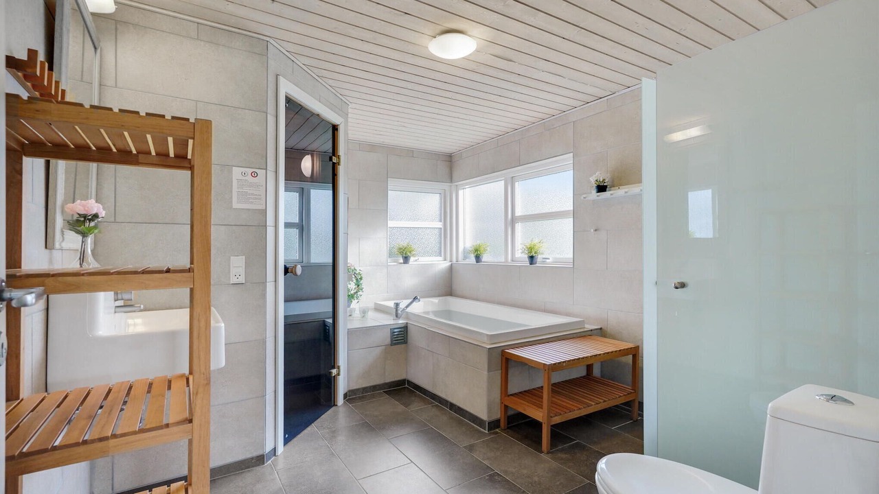 Photo of Bathroom in Tranum