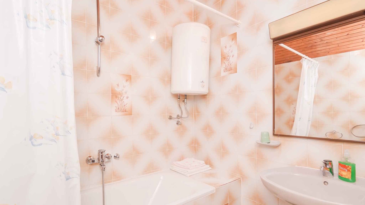 Photo of Bathroom in Cove Murtar