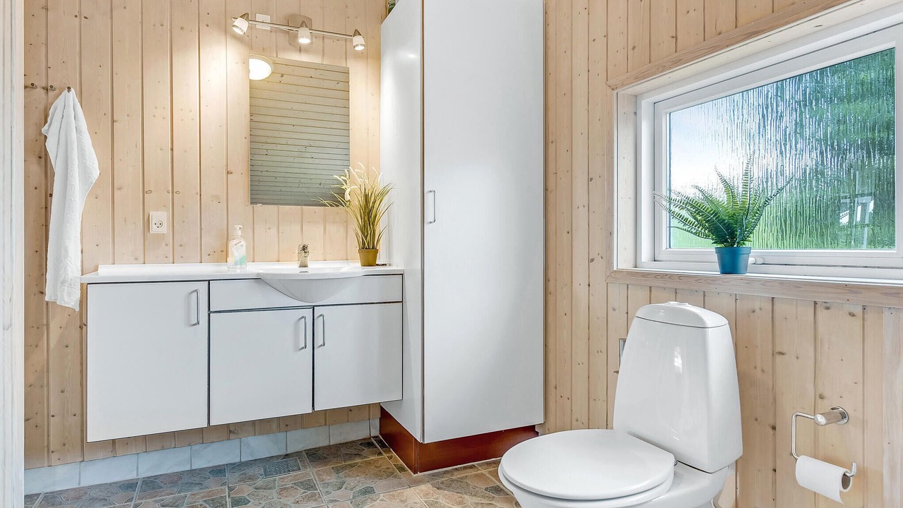 Photo of Bathroom in Flovt Strand