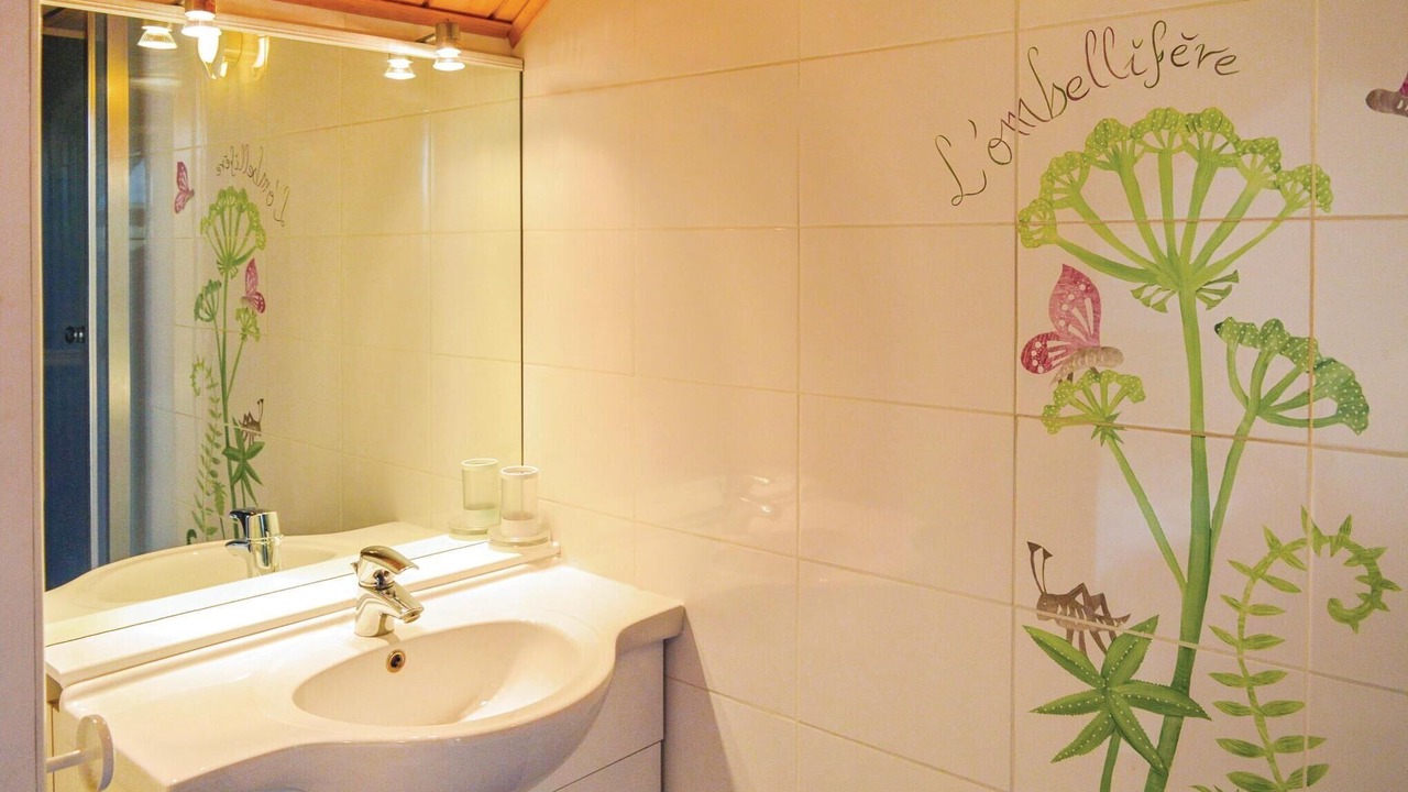 Photo of Bathroom in Roisel