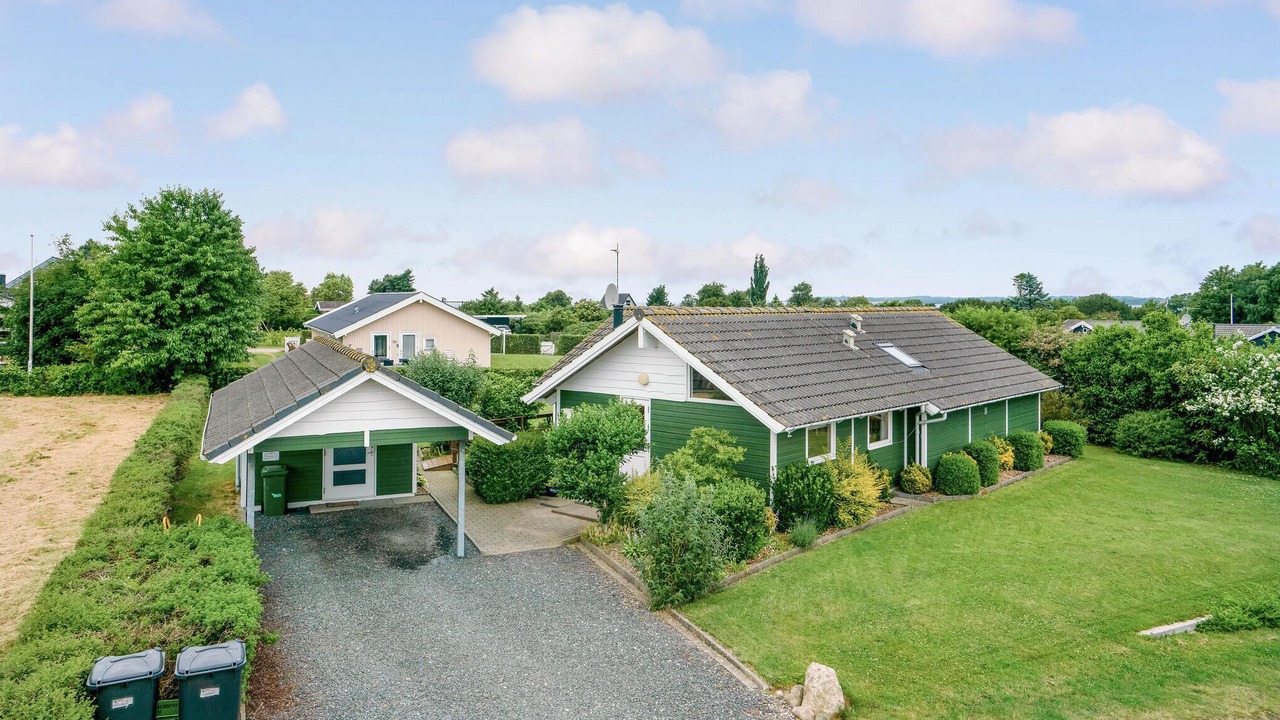 Photo of Others in Næs